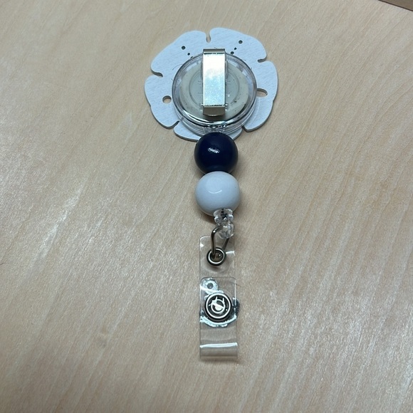 Sand Dollar Badge Reel - Picture 2 of 5